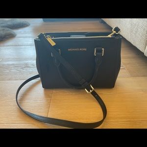 Michael Kors Crossbody - Black